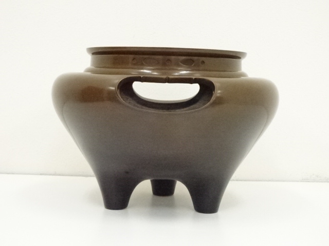  一ノ瀬宗辰・菊地正直造　唐銅切合朝鮮風炉　霰紋真形釜添（花押有）（共箱）